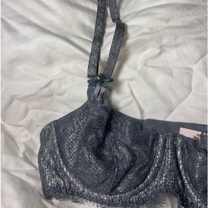 VS Shiny Silver bra